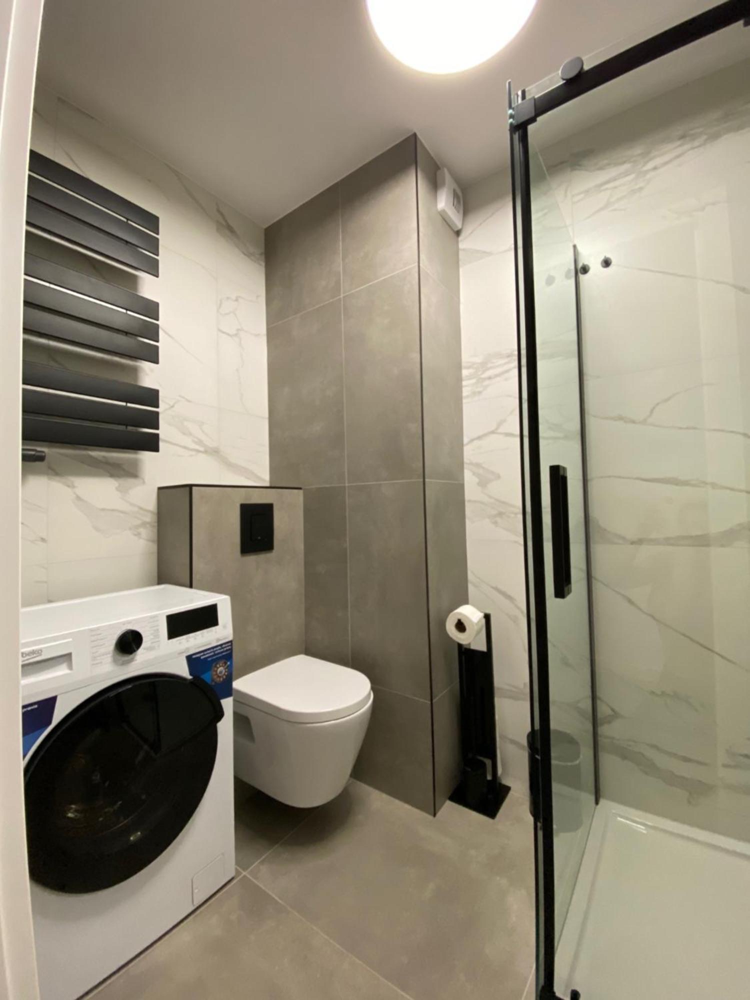 Vistula Avenue Apartment Free Parking, Swimming Pool, Sauna & Gym Kraków Exteriör bild